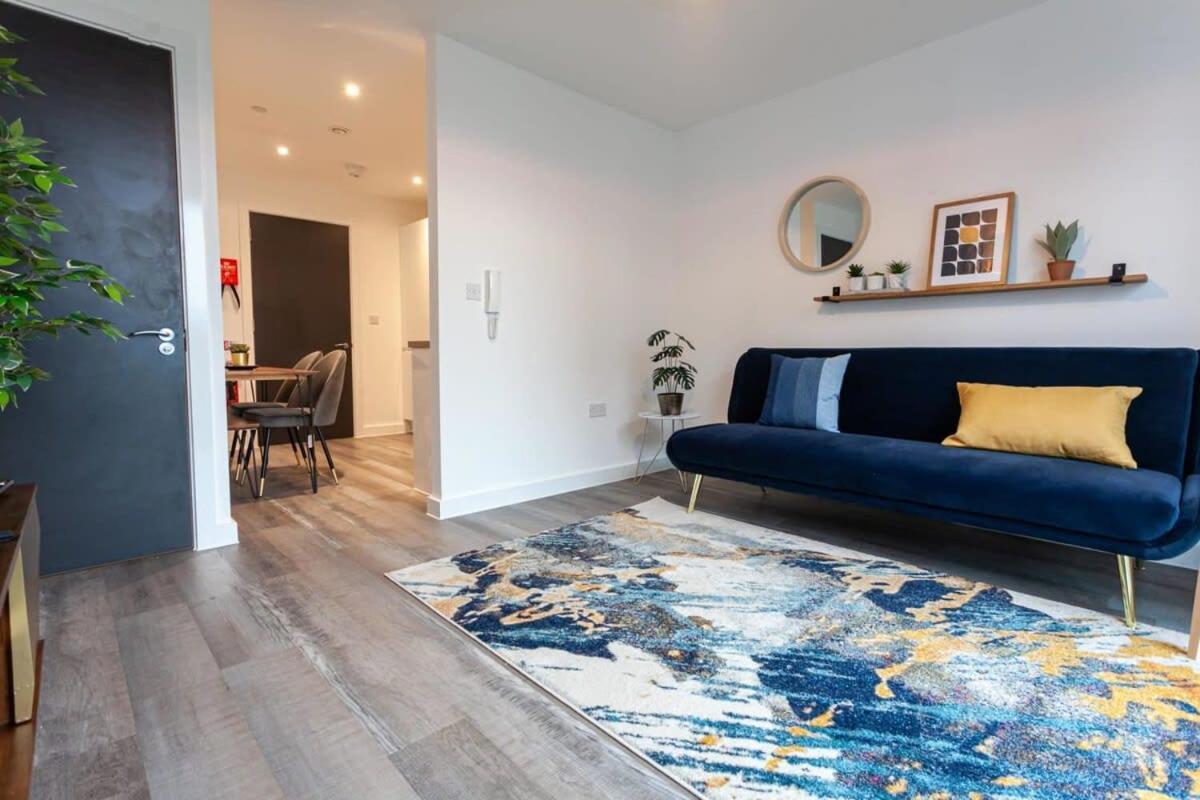 Superb 2 Bed Flat 5Min To Old Trafford Stadium Manchester Kültér fotó