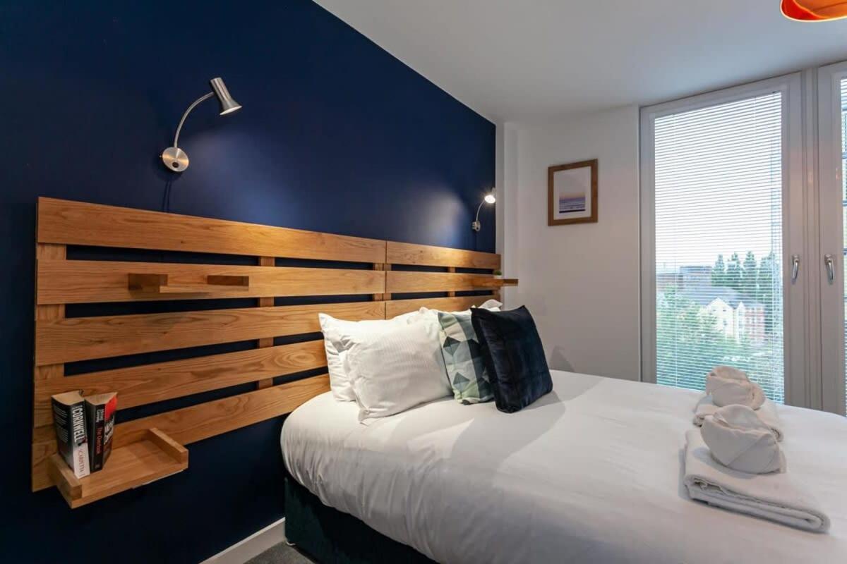 Superb 2 Bed Flat 5Min To Old Trafford Stadium Manchester Kültér fotó