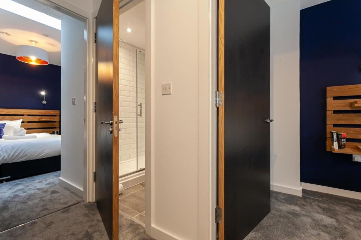 Superb 2 Bed Flat 5Min To Old Trafford Stadium Manchester Kültér fotó