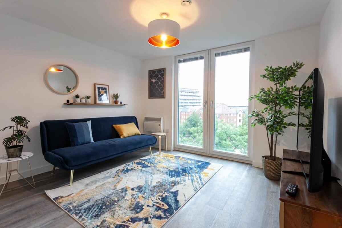 Superb 2 Bed Flat 5Min To Old Trafford Stadium Manchester Kültér fotó